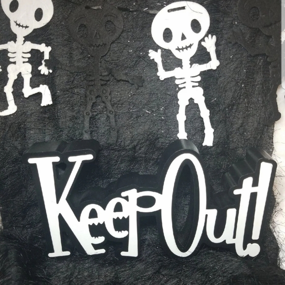 Keep Out Halloween sign - Picture 1 of 4